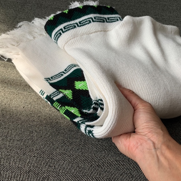 Poncho Turtleneck Sweater Cape Greek Key & Diamond Pattern - Picture 16 of 17